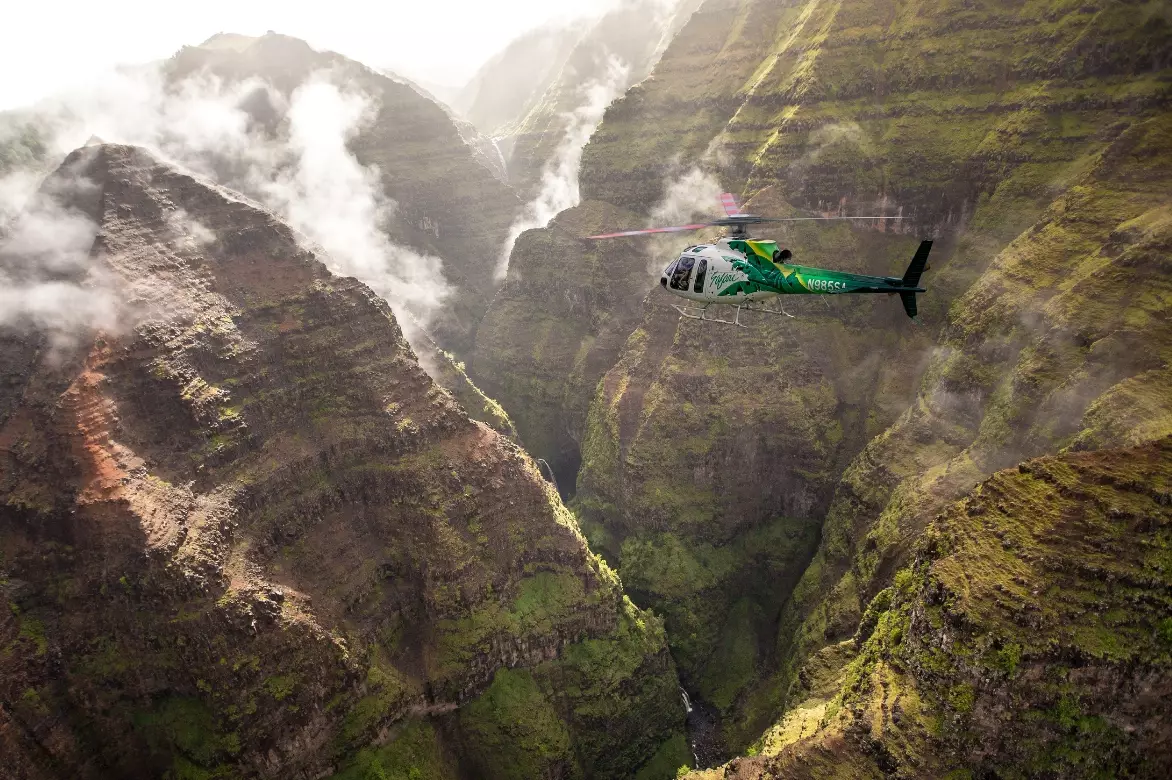 Helicopter Tours in Hawai